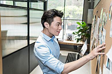 庆祝《铁拳8》在英国发售 伦敦塔桥精彩无人机表演